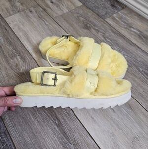 Yellow  Koolaburra Fuzzy Women's Sandals Sz 7